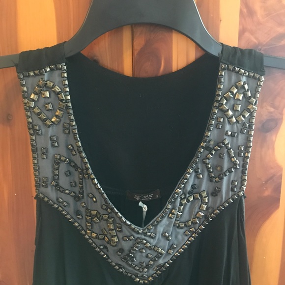 Figwood Balloon Style Dress - Picture 2 of 5